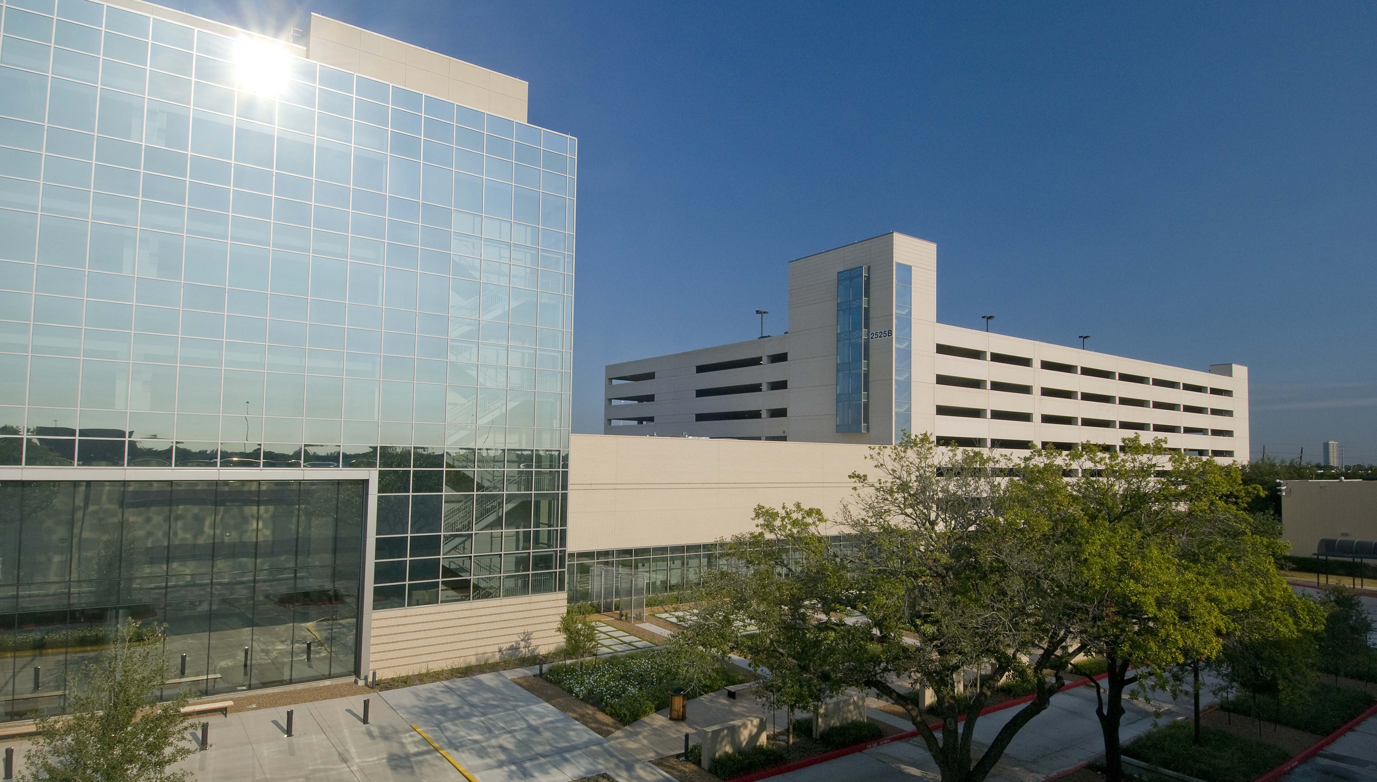 Smith Clinic and Attwell Radiation Therapy Center and Parking Garage